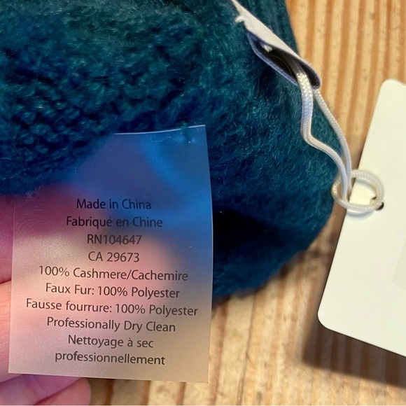 NWT Kinross Cashmere Cable Hat. - Picture 5 of 9